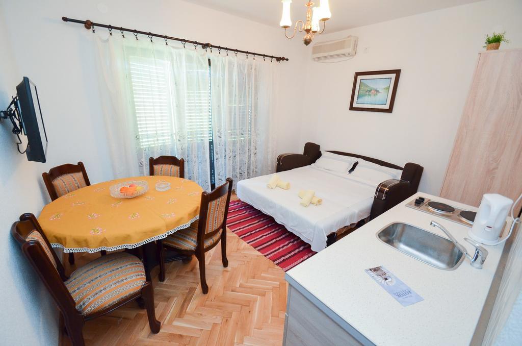 Apartments Ceklin Cattaro Esterno foto