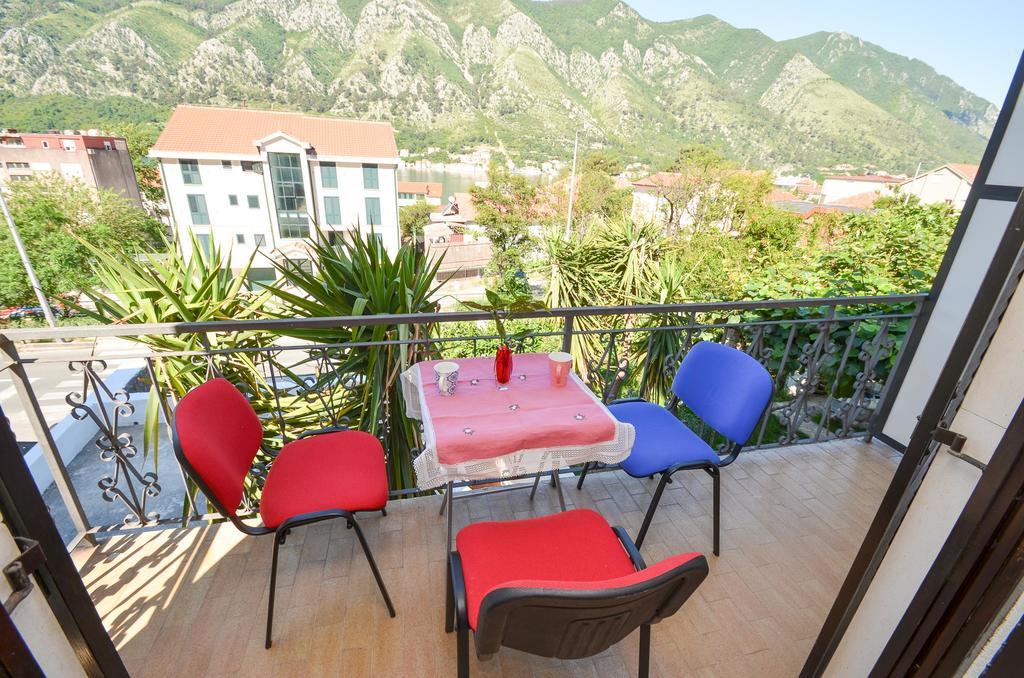 Apartments Ceklin Cattaro Esterno foto