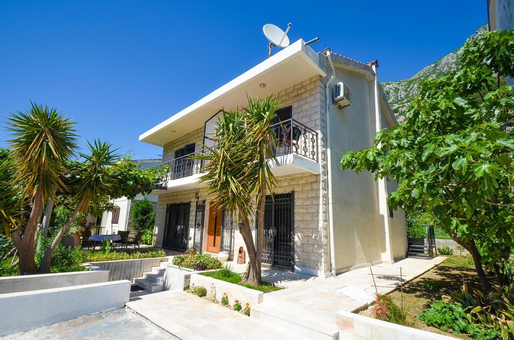 Apartments Ceklin Cattaro Esterno foto